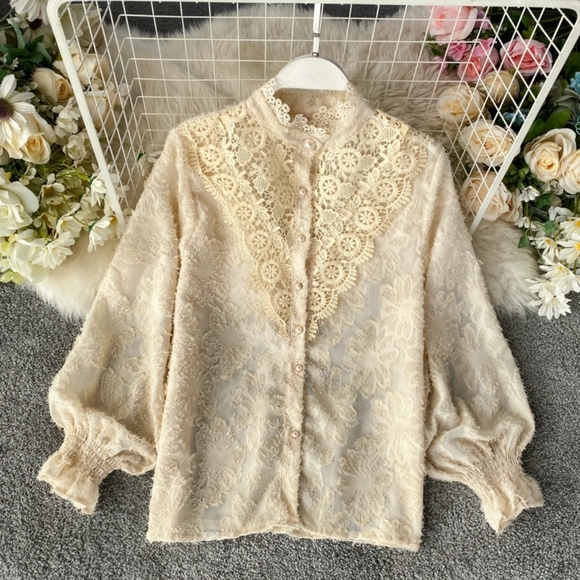 🍒NWT🍒 TEXTURED PARISIAN CHIC BLOUSE - Picture 3 of 7